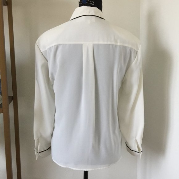 Vintage 80s FIGI SPORT Ivory with Black Applique Blouse Size 8 Small - Picture 4 of 8